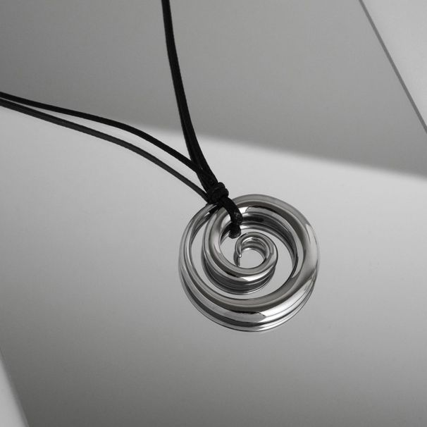 Autumn And Winter Spot INS Gold Plated Titanium Steel Polished Vortex Leather Rope Adjustable Necklace_ipsvogv.com