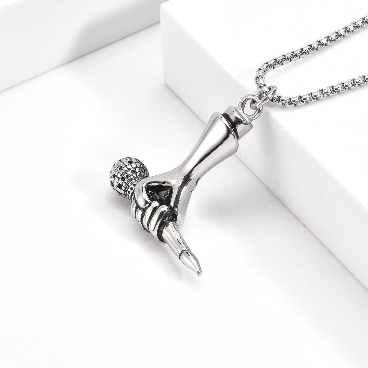 Men's Jewelry Punk Retro Microphone Pendant National Trend Jewelry Stainless Steel Hand Held Microphone Neck Necklace_ipsvogv.com