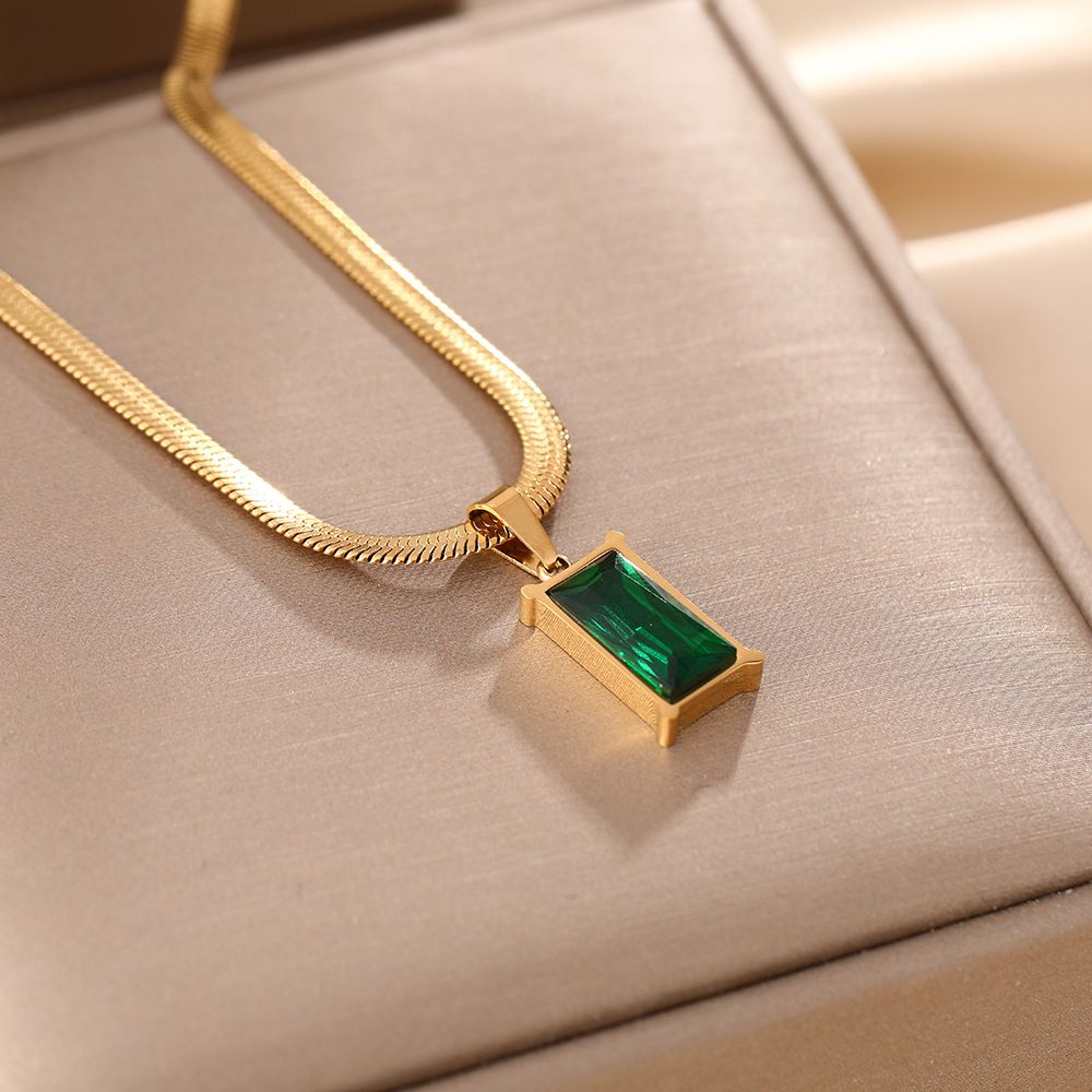 Fashionable Titanium Steel Necklace, Women's Gold Square Crystal Pendant, Ins Style, Niche Design, Collarbone Chain_ipsvogv.com