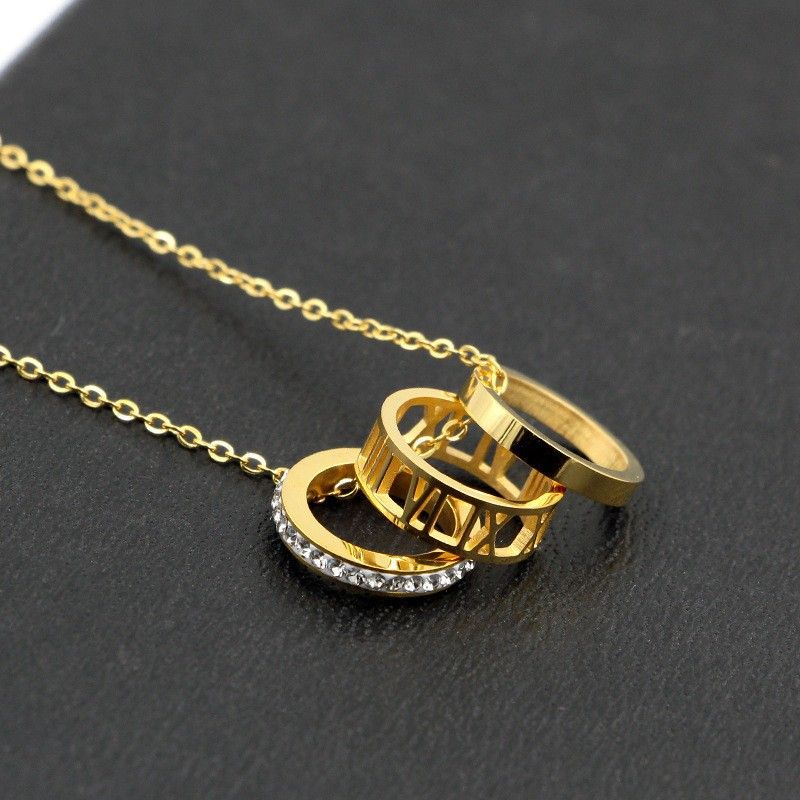 Fashionable Three Ring Roman Numerals Women's Titanium Steel Necklace With Letters, Mud Rose Gold Inlaid Diamonds,_ipsvogv.com