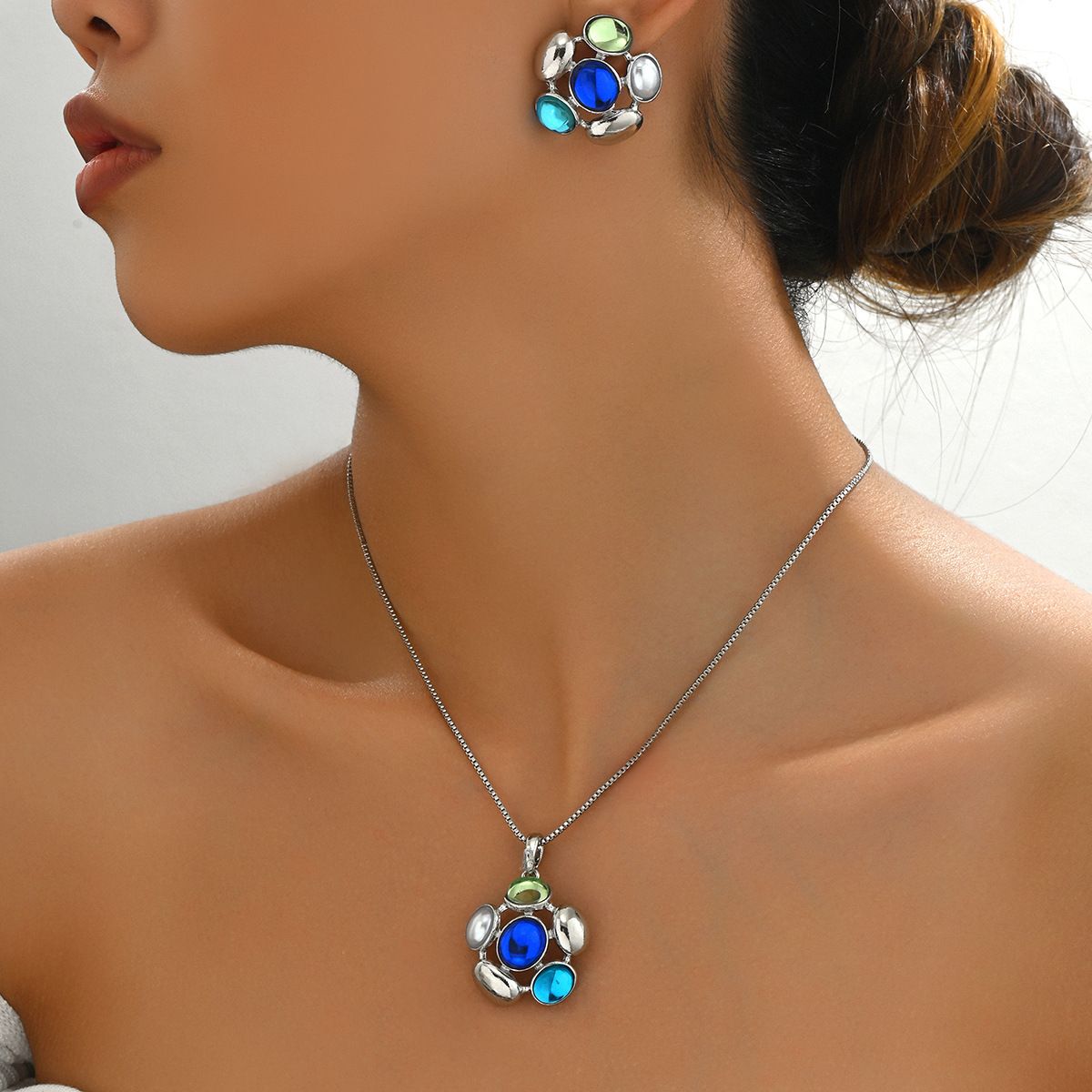 Fashion OL inlaid earrings necklace set with personalized flower petal design, long collarbone chain accessory_ipsvogv.com