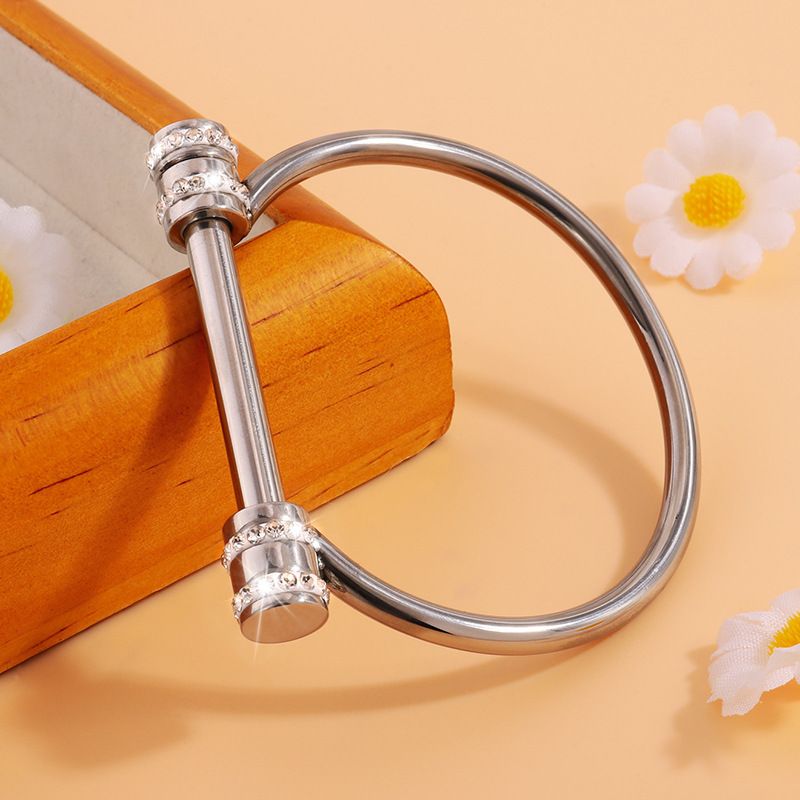 Unisex Fashion new horseshoe shaped stainless steel bracelet high end personality light luxury non fading bracelet_ipsvogv.com