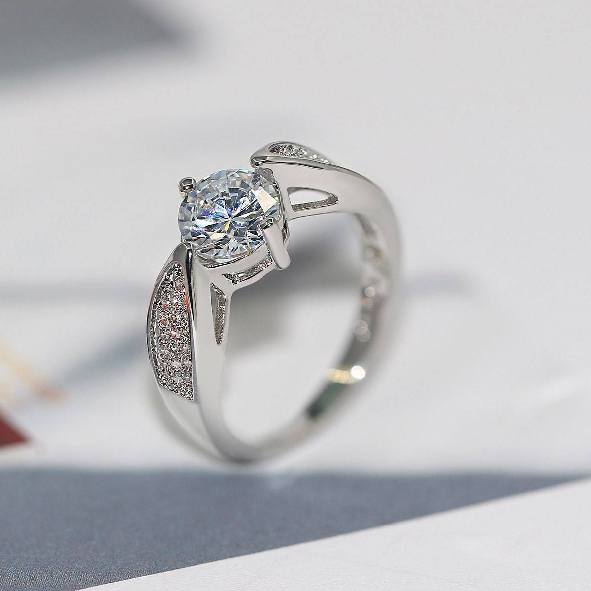 Fashion Eight Arrows and Eight Hearts Female Engagement Ring White Gold Plated with Zircon Accessories_ipsvogv.com