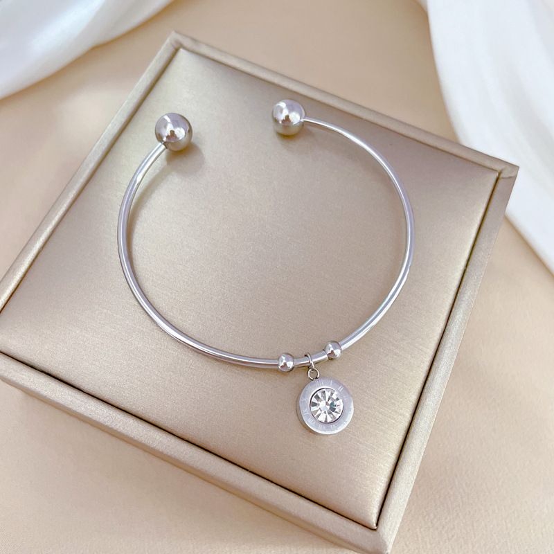 【 Full Body 】 INS Style Light Luxury Titanium Bracelet, Minimalist And Fashionable Stainless Steel Bracelet_ipsvogv.com