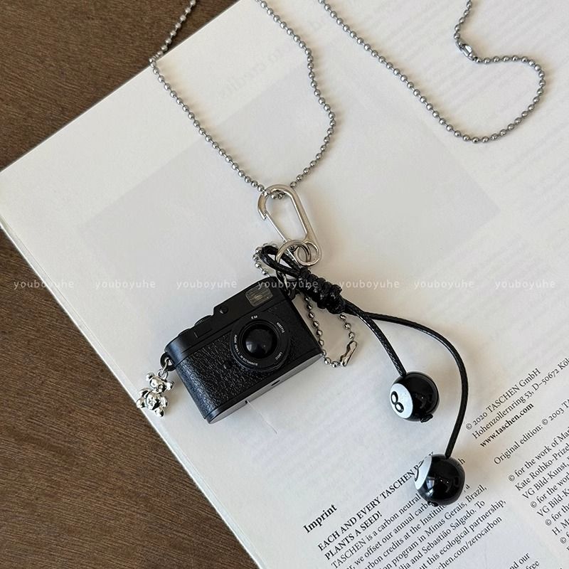 Hip Hop Flash Camera Necklace Long Pendant Ins Personality Versatile Clubbing Sweater Chain Unisex Couple Accessories_ipsvogv.com