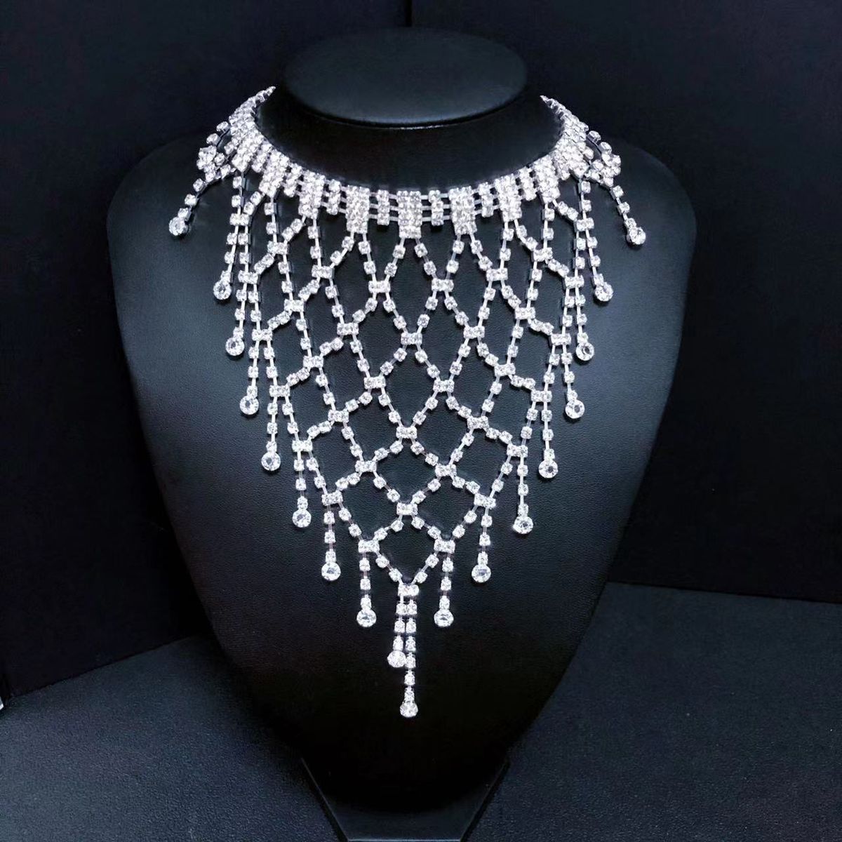 Fashionable tassel necklace temperament luxury water drop necklace all match full diamond necklace niche jewelry_ipsvogv.com