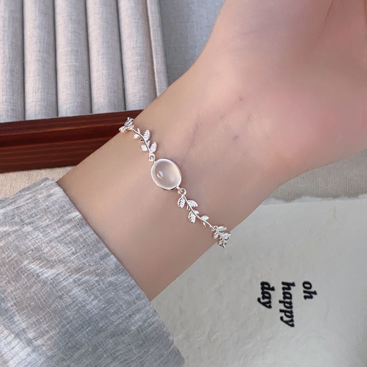 Sweet, Niche, Exquisite, High-end Leaf Bracelet, Simple, Fashionable, Light Luxury Temperament, Versatile Design,_ipsvogv.com