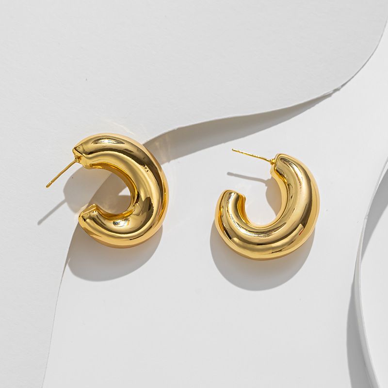 Minimalist geometric hollow out earrings for women's fashion, light luxury earrings, high-end, versatile, and niche_ipsvogv.com