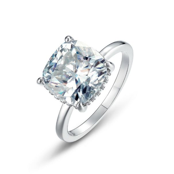 new Product Pigeon Egg Fat Square Brilliant Moissanite Ring Female S925 Silver Inlaid Moissanite Wedding Ring Simple Atmosphere_ipsvogv.com
