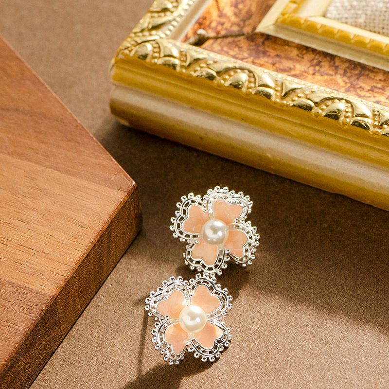 Korean Version Exquisite Sweet Small Fragrant Wind Drip Oil Inlaid With Pearls, Four Leaf Clover Earrings, Cute And_ipsvogv.com