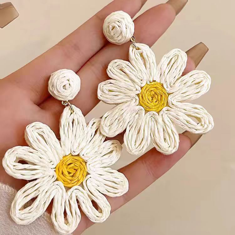 Unisex Suitable For Summer Vacation Earrings Daisy New Hot Selling Earrings High End Earrings Light Luxury Temperament Foreign Style Hong Kong Style_ipsvogv.com