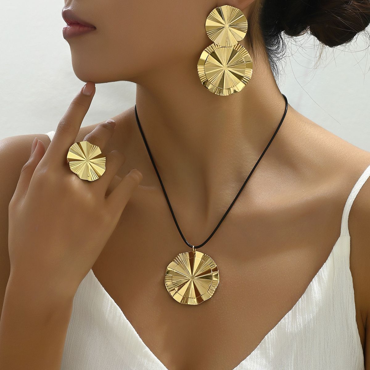Personalized Hip Hop Ladies Earring Necklace Set Fashionable Double Layer Design Earrings Simple And Versatile Ladies Ring_ipsvogv.com