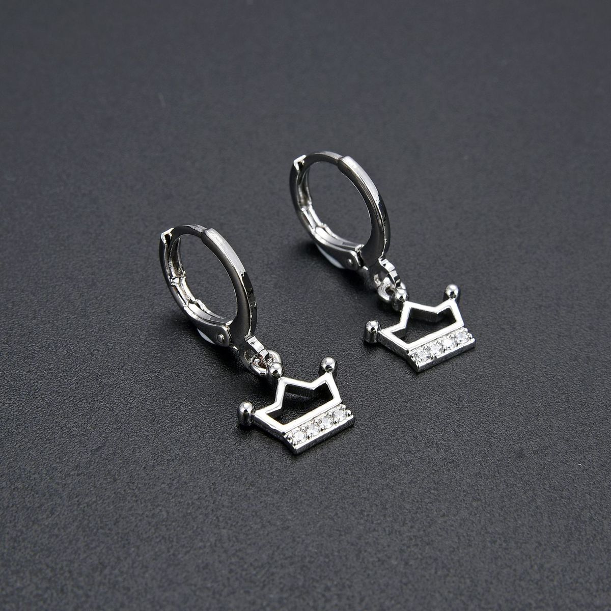 Unisex Hollow Crown Earrings Inlaid With Diamond Zircon CZ Female Earrings Simple Light Luxury Female Earrings Gold And Silver_ipsvogv.com