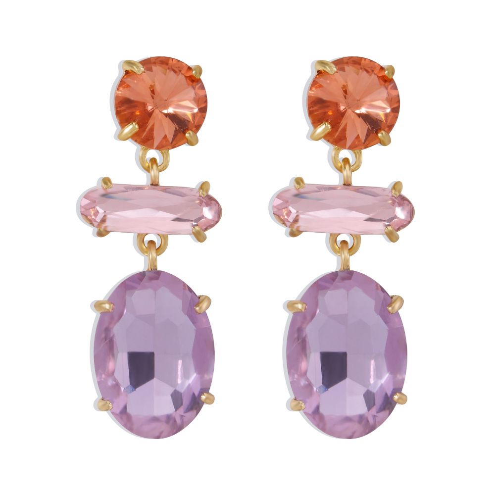 E9626 diamond studded exude a gentlemanly socialite style, with exaggerated contrasting color and multi cut earrings_ipsvogv.com