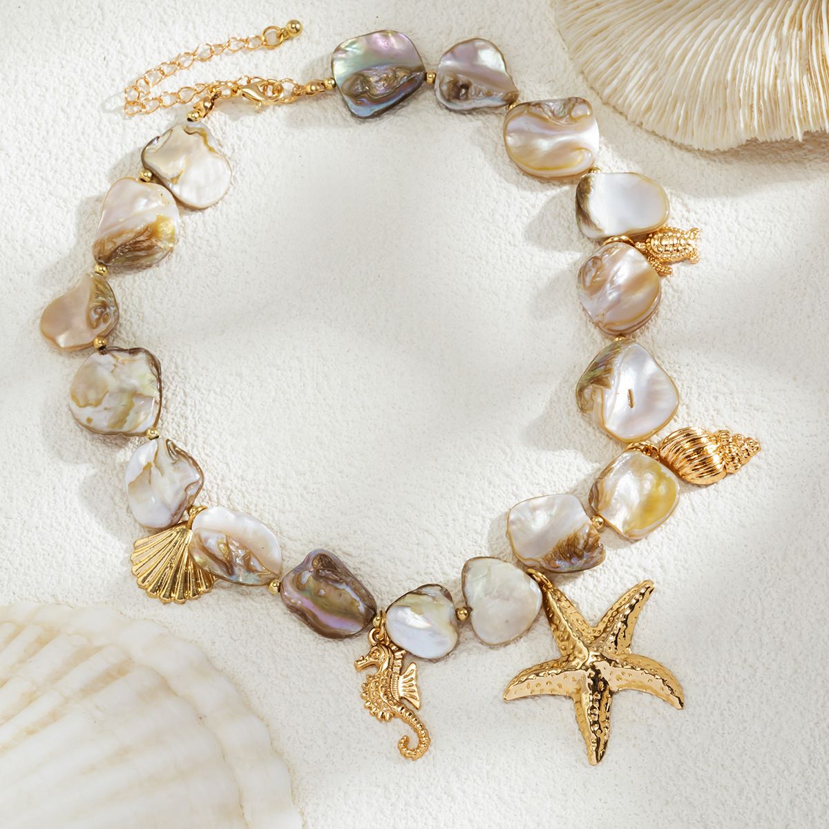 Conch Scallop Shell Piece Necklace Women's 2025 Summer Fashion Personality Niche Design Sense Collarbone Chain Hipster Accessories_ipsvogv.com