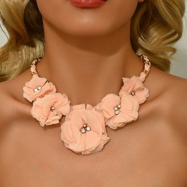 Minimalist style diamond studded women's necklace versatile fabric niche design multi-layer flower collarbone chain_ipsvogv.com