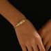 Minimally designed Korean style women's with personalized inlay of zircon, geometric niche design, high-end feel,_ipsvogv.com