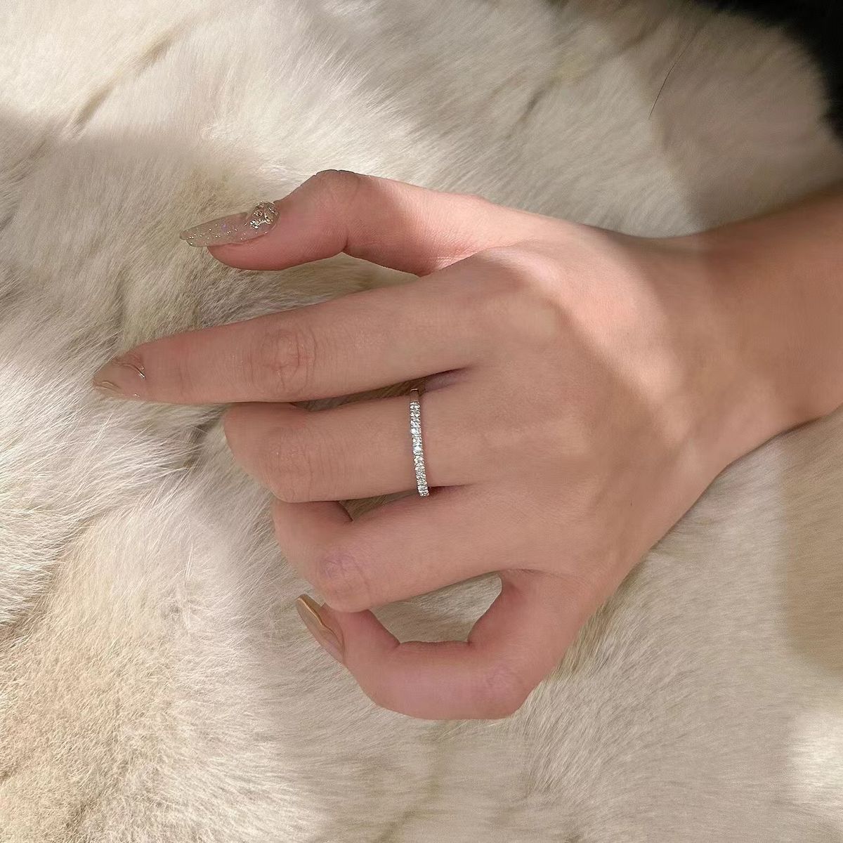 S Pure Silver Small Row Plain With Feminine Temperament, Simple And Generous, Crushed Diamond Layered Half Circle_ipsvogv.com