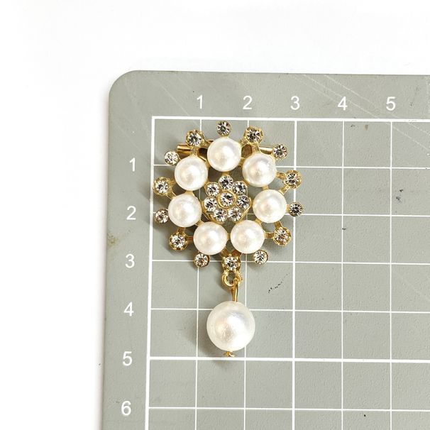 Brooch Diamond Pearl Flower alloy jewelry coat sweater cardigan pin fashion flower accessories anti-exposure buckle_ipsvogv.com
