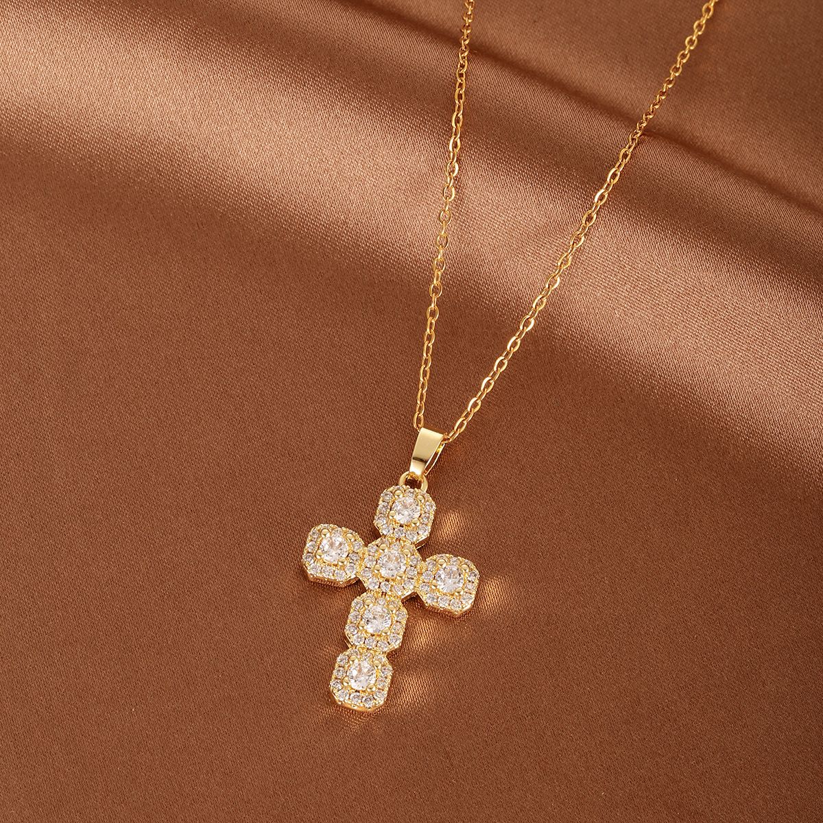 Classic Cross Pendant Titanium Steel Necklace Copper Micro Inlaid Zircon Jewelry Collarbone Chain_ipsvogv.com