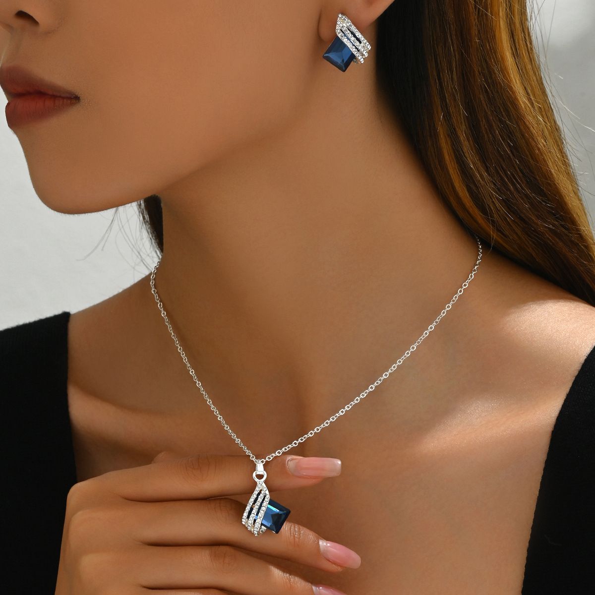 Korean Style Geometric Inlaid Crystal Ladies Necklace Set Versatile Niche Full Diamond Series Earrings Jewelry_ipsvogv.com