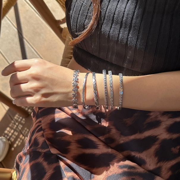 bracelet Sweet Cool Flower Carved Pattern Bracelet Street Shot Ins Stacked Niche Hand Jewelry Female_ipsvogv.com