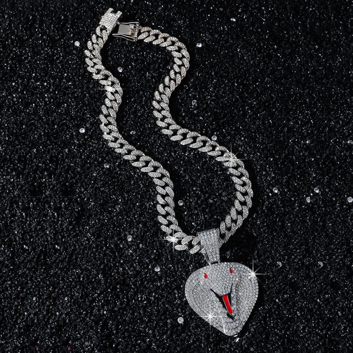 New Creative Design Sense Cobra Hip-Hop Zodiac Snake Pendant Necklace_ipsvogv.com