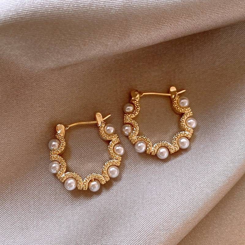 Gold white pearl ear buckle niche design light luxury high-grade sense of temperament earrings explosive autumn-winter vegetarian ring earrings girl_ipsvogv.com