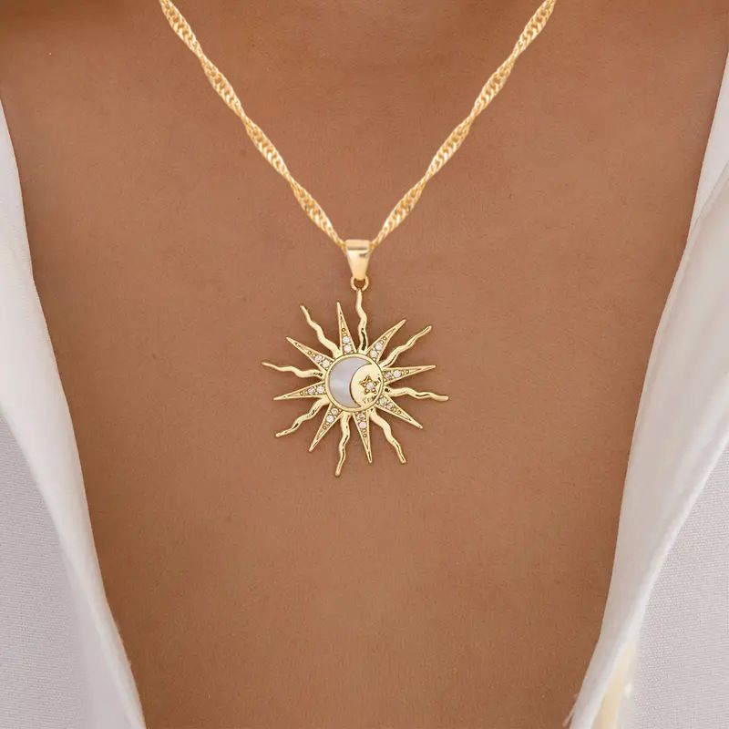 Fashionable Versatile Sun Shaped Diamond Inlaid Pendant Made Of Alloy Material And Star Necklace_ipsvogv.com