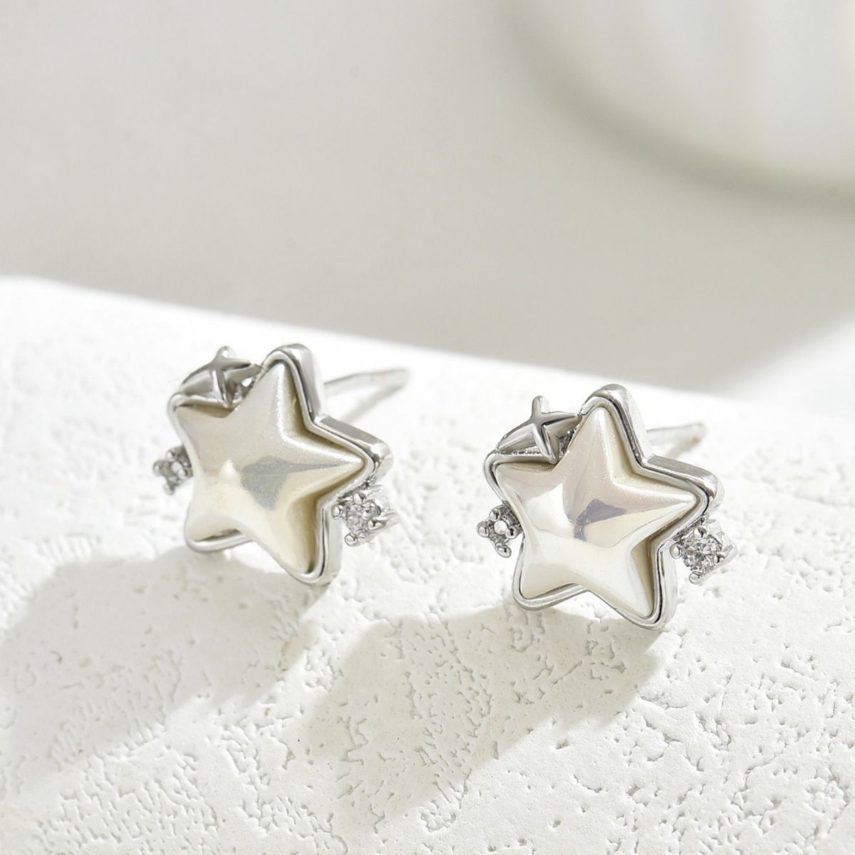 Subtle, fresh, sweet forest college style personality, inlaid with zircon acrylic stars, designed and earrings_ipsvogv.com