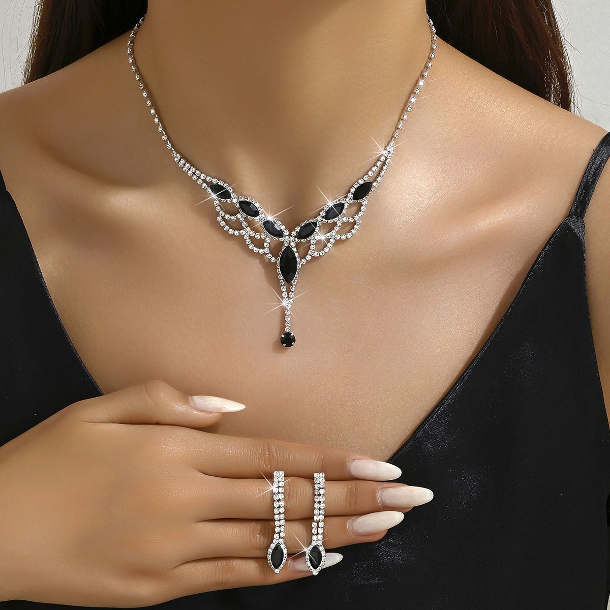 Tassel Earrings Necklace Bracelet Set Light Luxury Style Clavicle Chain Fashion High-end Accessories_ipsvogv.com