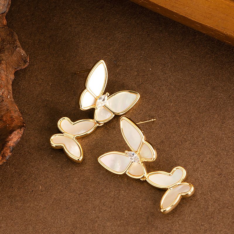 French Light Luxury Simple Diamond Inlaid Natural Shell Long Butterfly Tassel With Elegant Style And High-end Silver_ipsvogv.com