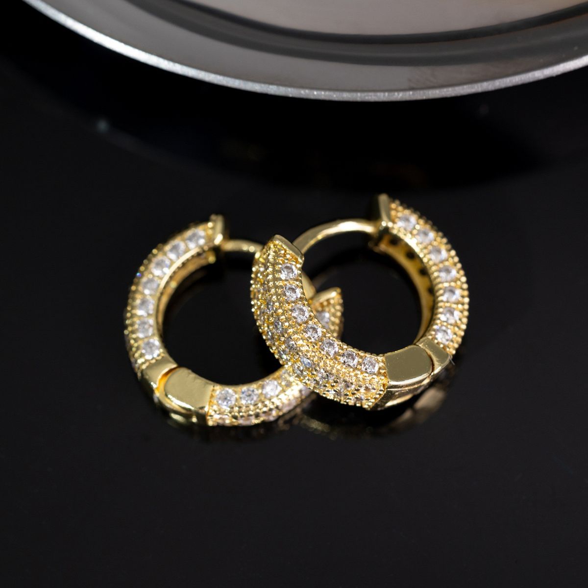 New Full Diamond Round Ear Buckle Copper High-end Light Luxury Earrings Temperament Simple Zircon Earrings_ipsvogv.com