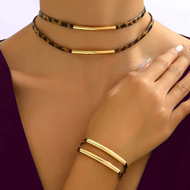 Women’s Jewelry Set Fashion Leather Leopard Print Double Layer Sticker Neck Collar Bracelet Set Retro Charm Metal Tube Decoration Fashion Punk_ipsvogv.com