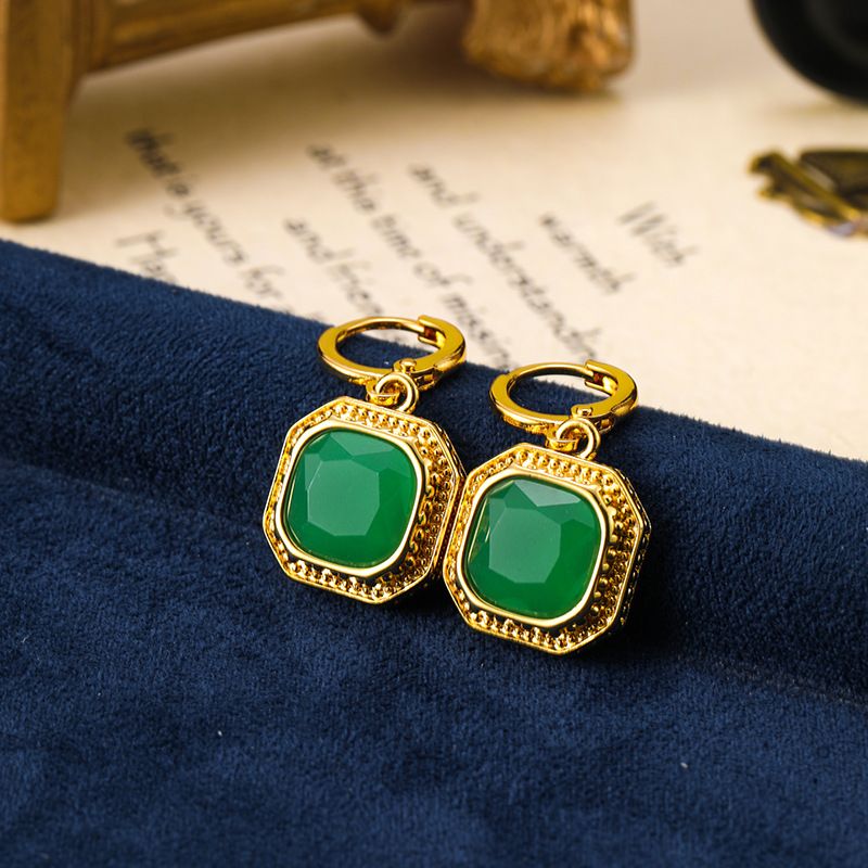 Small niche dign, simple geometric square green crystal women's ear buckl, high-end earrings, autumn and winter_ipsvogv.com