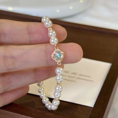 Unisex French retro new pearl geometric bracelet for women high end light luxury beads exquisite design niche bracelet_ipsvogv.com