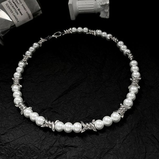 New hip-hop niche design with thorny patchwork pearl collarbone chain, versatile sweater hoodie chain for men and women,_ipsvogv.com