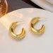 Gold plain ring C-shaped earrings, minimalist and elegant style earrings, 2023 new trendy high-quality jewelry_ipsvogv.com