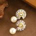 Forest Style Sweet Fresh Diamond Inlaid Daisy Pearl Pendant With Feminine Temperament, Simple And High-end Silver Needle_ipsvogv.com