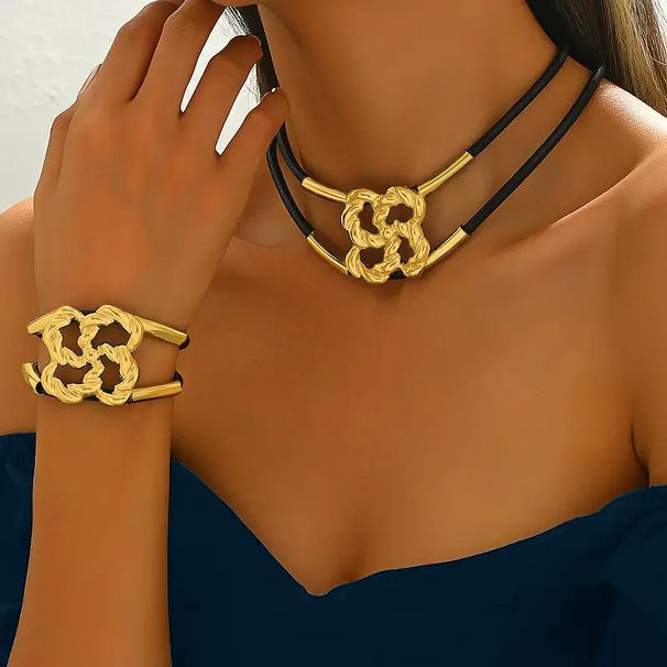 Women’s Jewelry Set Fashion Lucky Twisted Pendant Necklace Bracelet Set Double Layer Temperament Hot Selling Jewelry_ipsvogv.com