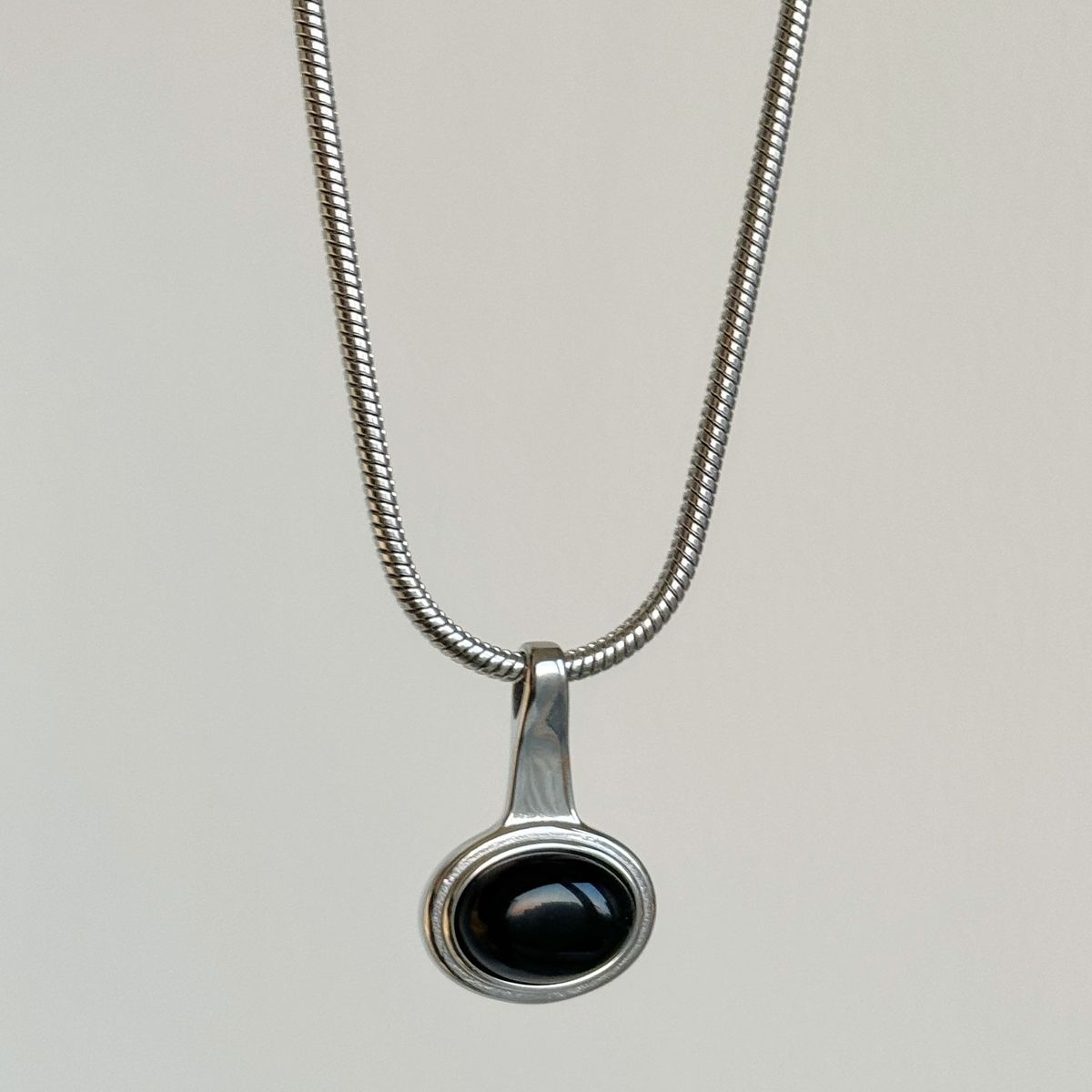 Unisex Gold Plated Titanium Steel Lover Gift Black Stone Snake Bone Chain Necklace_ipsvogv.com