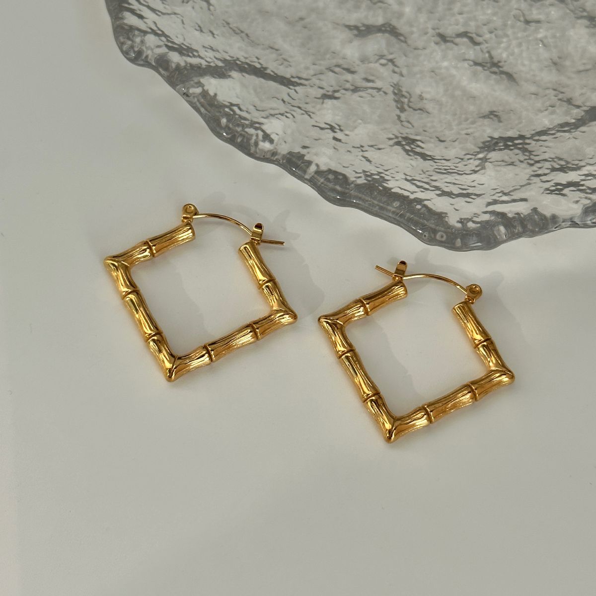 Spot Factory Fashionable Niche Ins Titanium Steel Retro Diamond Bamboo Earrings_ipsvogv.com