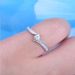 Cao Shi Recommends Wedding With Happy Embrace And Twisted Arms. Zircon Is A Classic Platinum Ring Accessory For Women_ipsvogv.com
