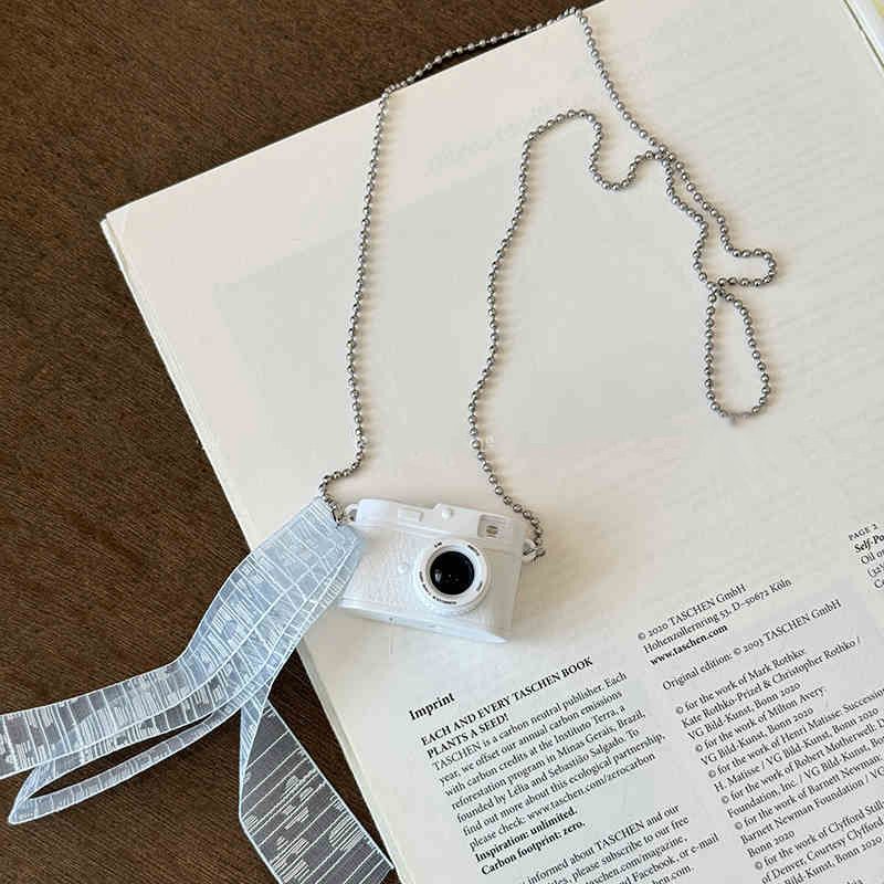 Luminous Lace Ribbon Camera Necklace Light Luxury Niche Sweater Chain Fashion Design Sense Jewry For Women High-end_ipsvogv.com