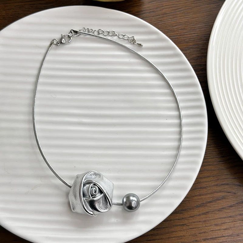 Unisex High End Atmosphere Rose Pearl Necklace Choker Niche Necklace Female New Temperament Necklace Accessories_ipsvogv.com