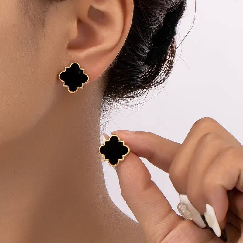 A Pair Of Enamel Lucky Clover Studs Delicate And Elegant Earrings For A PROM Party Lady's Accessory_ipsvogv.com