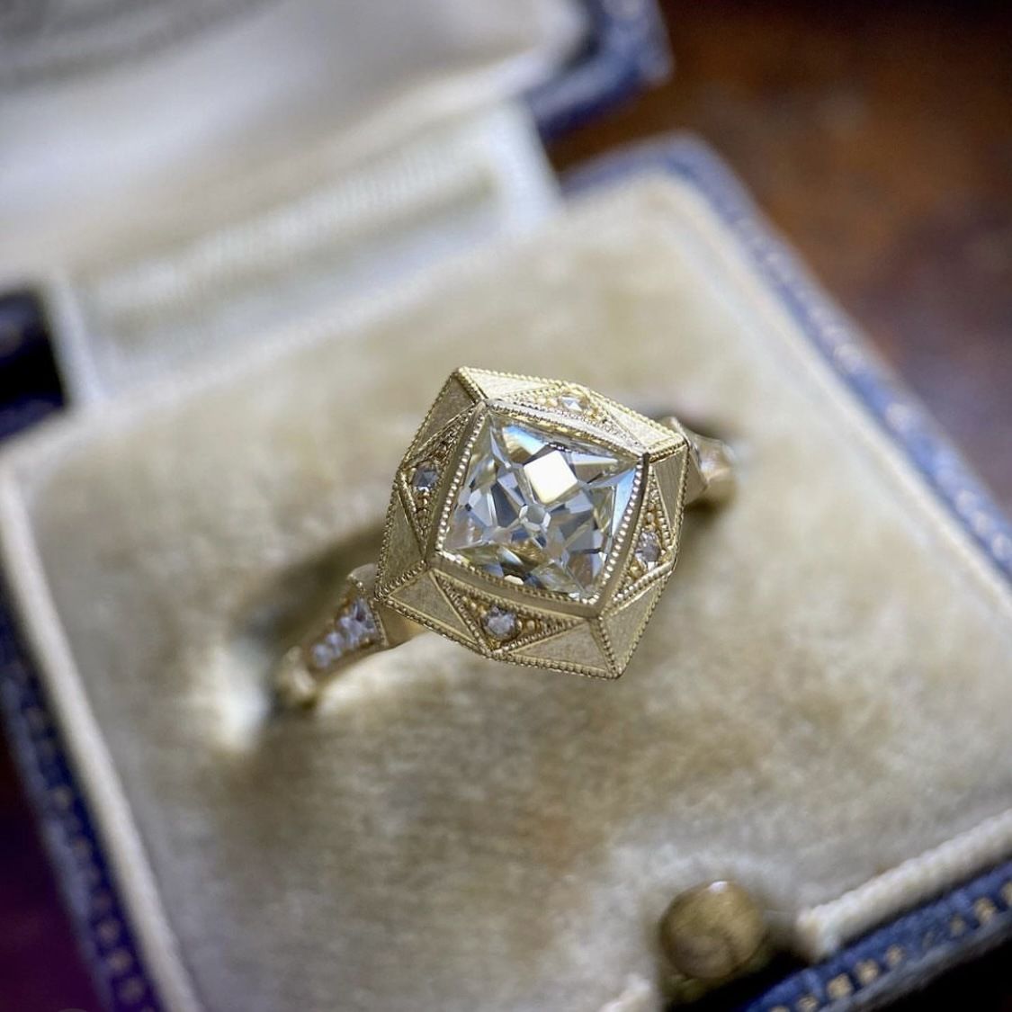 Sanjie Fashion Ins Wind Network Red Women's Handmade Ring Gold Plated Inlaid Square Diamond Is Good For Selling Jewelry_ipsvogv.com
