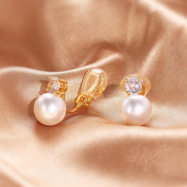 Hot Sale Real Gold Brass Electroplating French Retro Temperament Large Pearl Single Zircon Ear Clip Earrings_ipsvogv.com