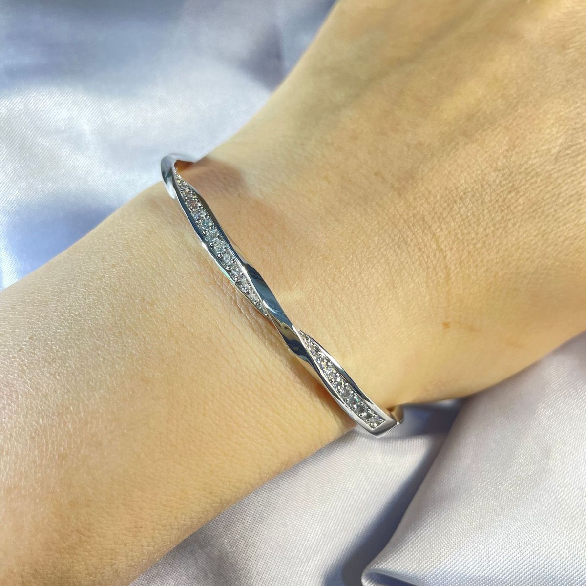 Women's Jewelry Twisted Spiral Wave Bracelet For Girls High End Stacked Bracelet Niche Design High Color Preservation Bracelet_ipsvogv.com