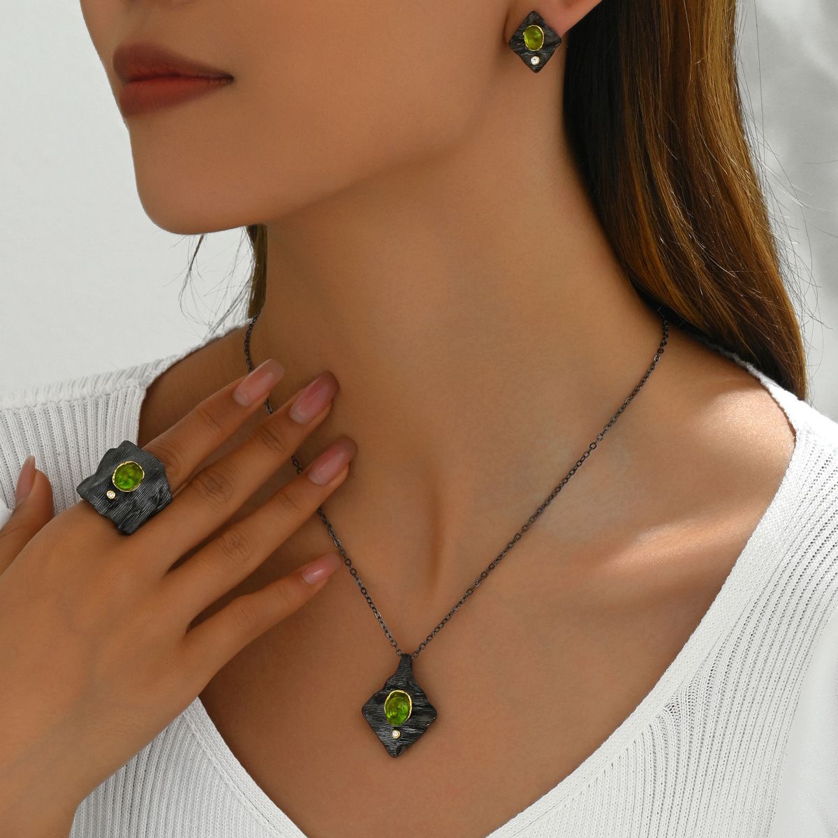Niche jewelry set, versatile Japanese and Korean style, irregular zircon inlaid design, ears necklace, index finger_ipsvogv.com